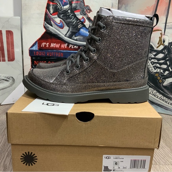 New Ugg Kids Girls Robley Silver/Charcoal Glitter Combat Boots  - US size 6/7.5W - Picture 2 of 11